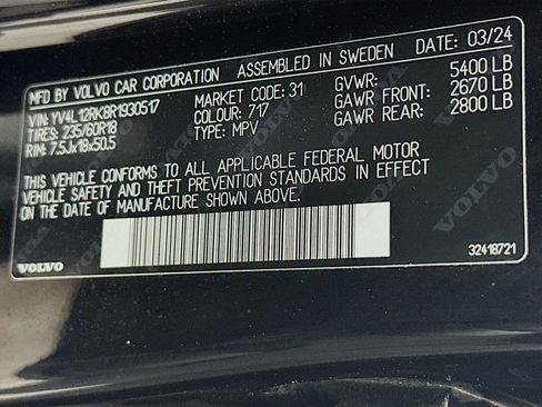 Used 2024 Volvo XC60 B5 Core image 12