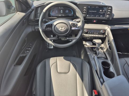 New 2026 Hyundai Elantra SEL Sport FWD image 13