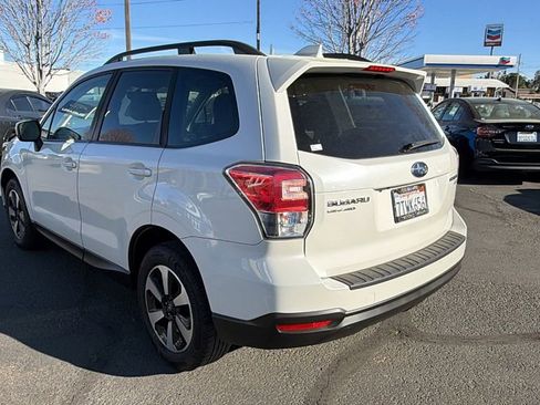 Used 2017 Subaru Forester 2.5i Premium image 6