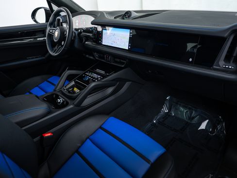 New 2025 Porsche Cayenne GTS image 16