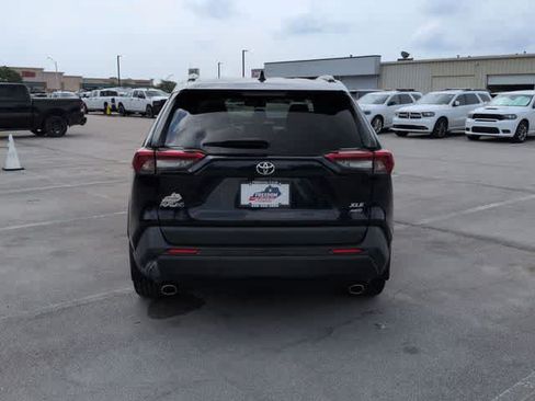 Used 2019 Toyota RAV4 XLE Premium w/ Cold Weather Package AWD/4WD image 7