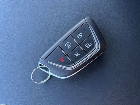 Used 2025 Cadillac Optiq Luxury 1 AWD/4WD image 27