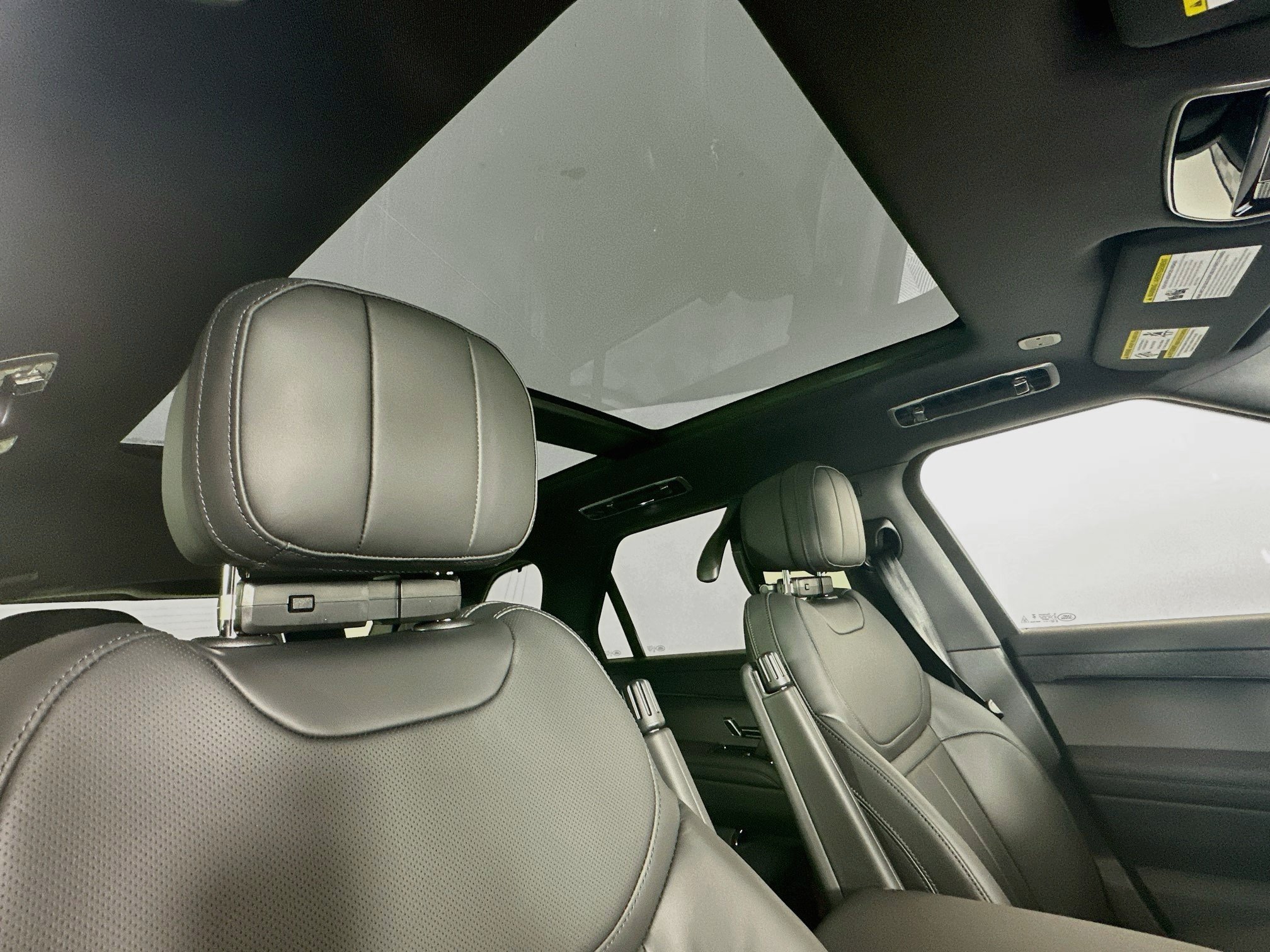 New 2027 Land Rover Range Rover Sport SE AWD/4WD image 19