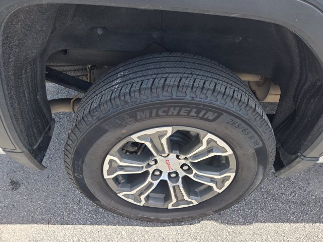 Used 2025 GMC Sierra 1500 SLT AWD/4WD image 19