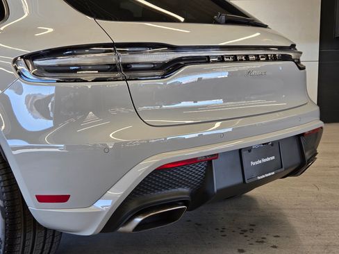 New 2026 Porsche Macan AWD/4WD image 8