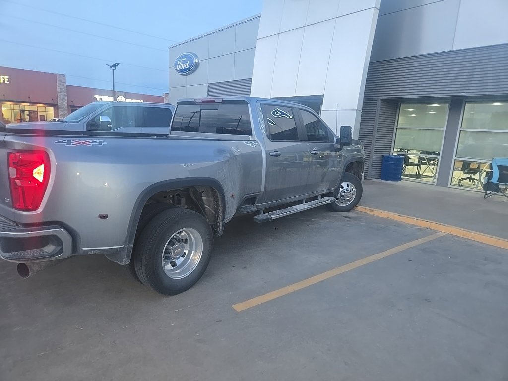 Used 2026 Chevrolet Silverado 3500 LT w/ Convenience Package AWD/4WD image 2