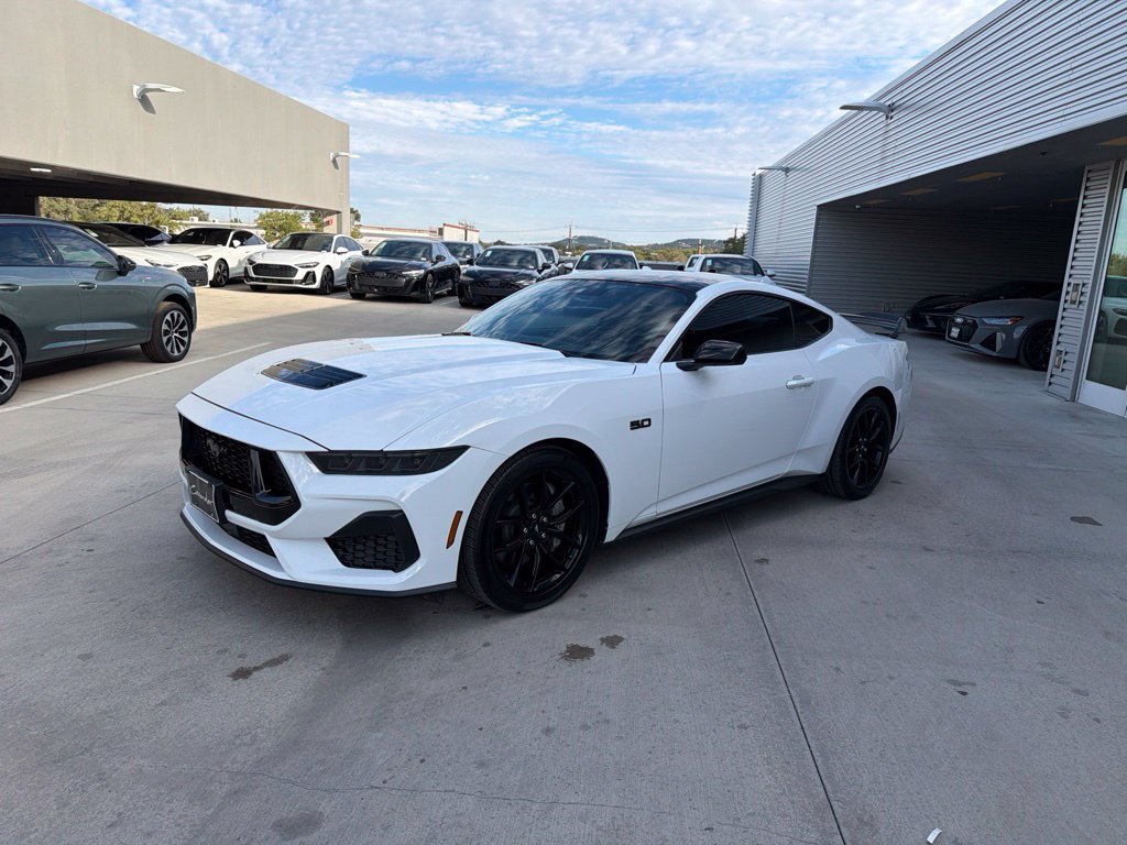 Used 2024 Ford Mustang GT RWD image 6