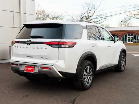 New 2025 Nissan Pathfinder SL image 6