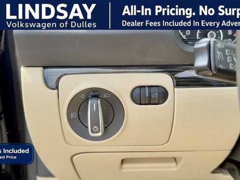 Used 2014 Volkswagen Eos Executive FWD image 19