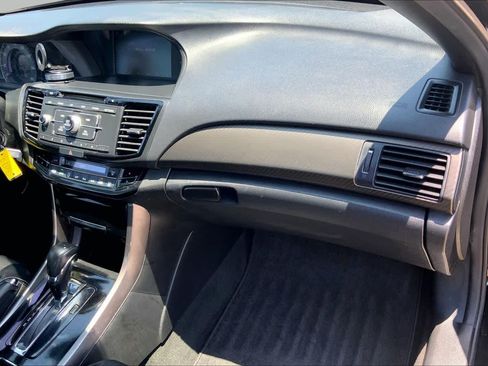 Used 2016 Honda Accord Sport image 19