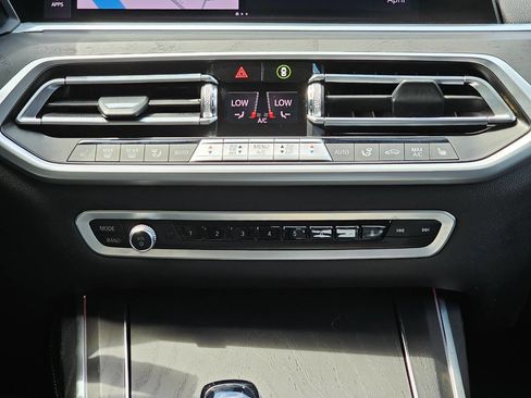 Used 2021 BMW X7 xDrive40i w/ Premium Package image 26