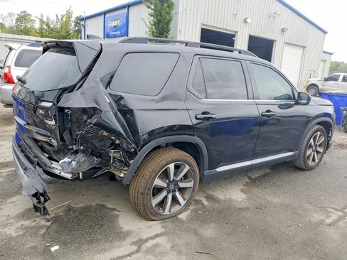 Used 2023 Honda Pilot Touring image 3