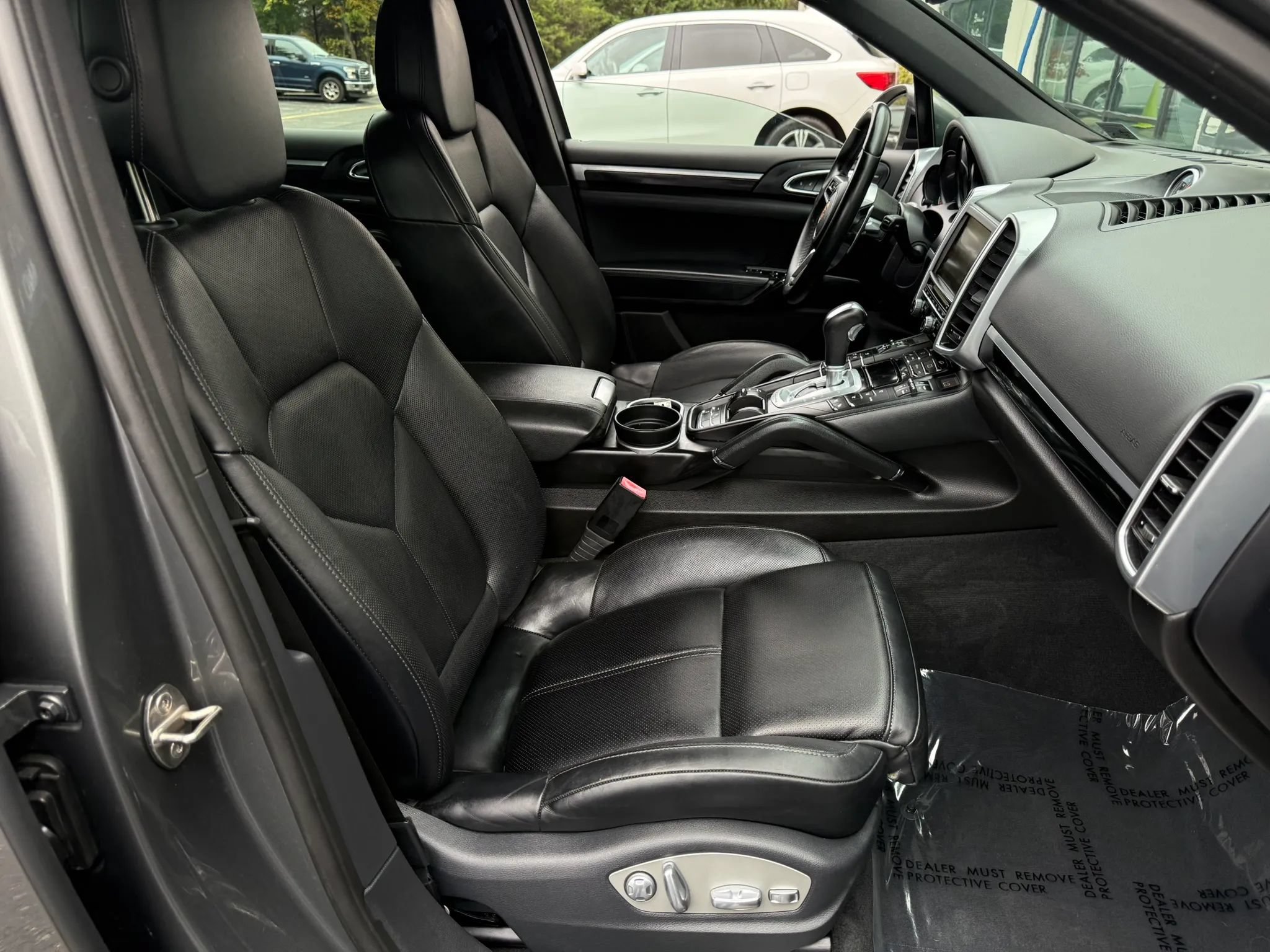 Used 2016 Porsche Cayenne AWD/4WD image 28