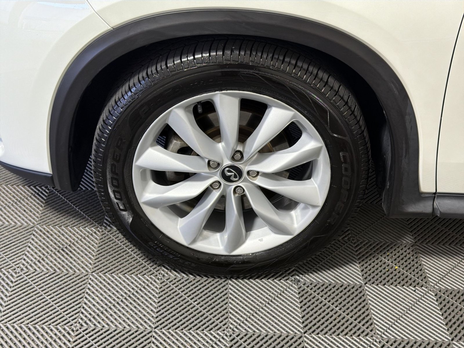 Used 2019 INFINITI QX50 Luxe AWD/4WD image 12