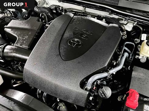 Used 2021 Toyota Tacoma SR5 AWD/4WD image 33