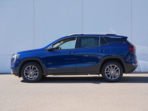 Used 2023 GMC Terrain SLT AWD/4WD image 6