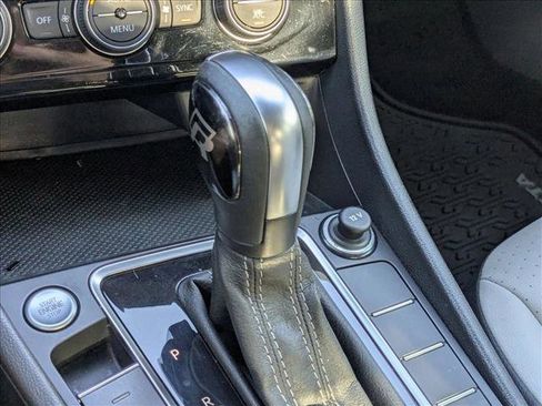 Used 2020 Volkswagen Jetta R-Line w/ R-Line Cold Weather Package image 11