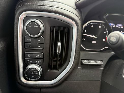 Used 2022 GMC Sierra 2500 Denali w/ Denali Black Diamond Edition AWD/4WD image 33