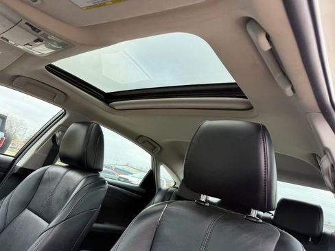 Used 2016 Toyota Avalon Touring FWD image 11