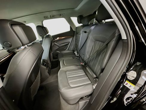 Used 2022 Audi Q5 2.0T Premium w/ Convenience Package image 30