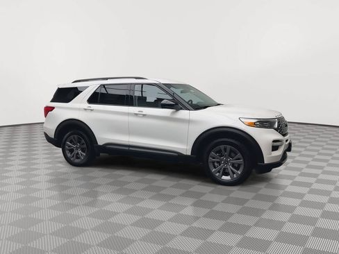 Certified 2023 Ford Explorer XLT w/ Equipment Group 202A AWD/4WD image 41
