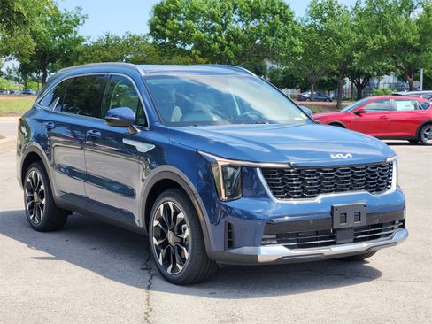 New 2025 Kia Sorento EX w/ Panoramic Sunroof Package image 3