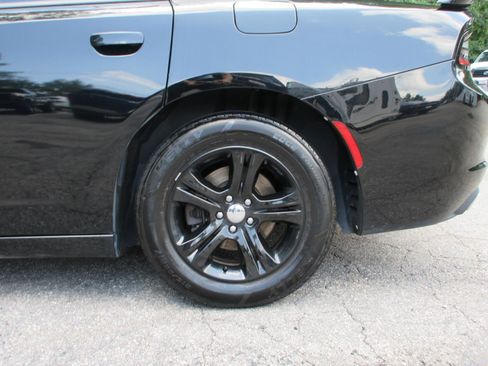 Used 2020 Dodge Charger SXT RWD image 22