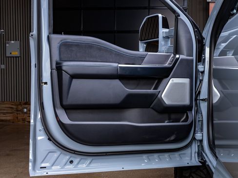 Used 2026 Ford F250 Platinum image 36