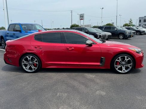 Used 2019 Kia Stinger GT2 RWD image 2