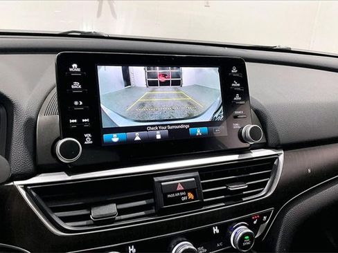 Used 2019 Honda Accord Touring image 14
