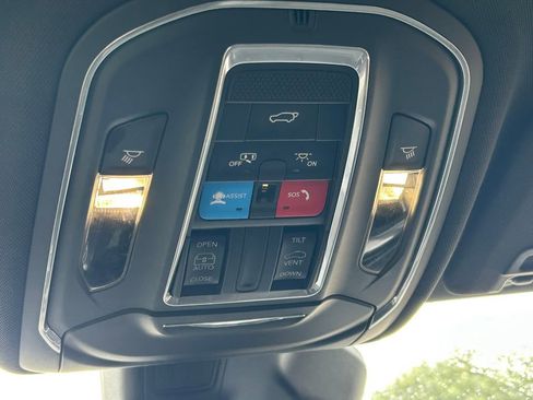 Used 2022 Jeep Grand Cherokee L Laredo RWD image 21