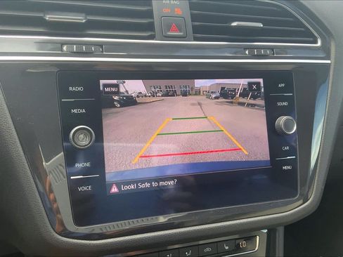Used 2019 Volkswagen Tiguan SE w/ Panoramic Sunroof Package FWD image 27