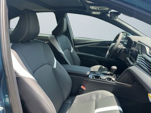 Used 2025 Toyota Camry SE w/ Convenience Package FWD image 15