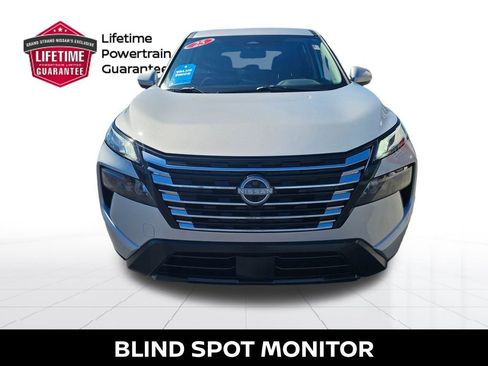 Used 2025 Nissan Rogue SV AWD/4WD image 5