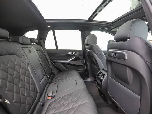 Used 2026 BMW X5 xDrive40i w/ M Sport Package image 25