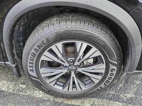 Certified 2023 Nissan Rogue SV image 5