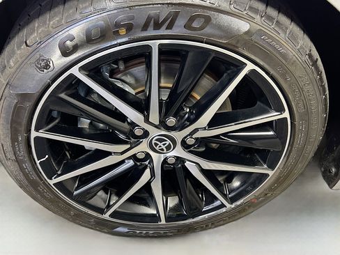 Used 2023 Toyota Camry SE image 14