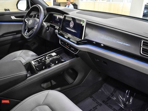 Used 2026 Volkswagen Atlas Cross Sport SEL R-Line AWD/4WD image 22