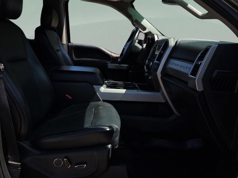 Used 2018 Ford F250 Lariat w/ Lariat Ultimate Package image 16