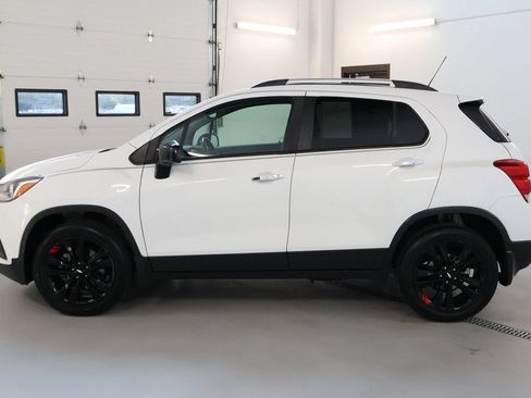 Used 2018 Chevrolet Trax LT w/ Redline Edition AWD/4WD image 4