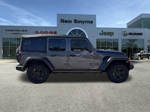 Used 2025 Jeep Wrangler Sport image 2