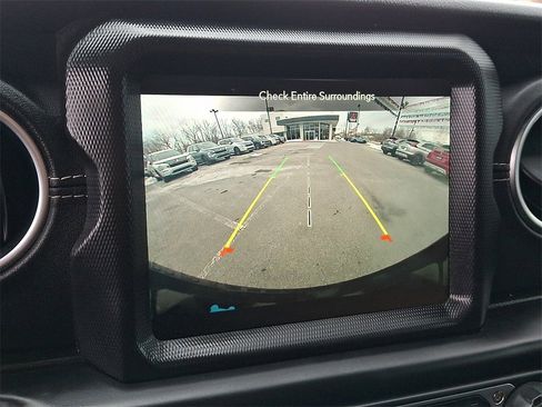 Used 2023 Jeep Wrangler Unlimited Sahara image 20