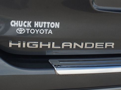 Used 2025 Toyota Highlander Platinum AWD/4WD image 21