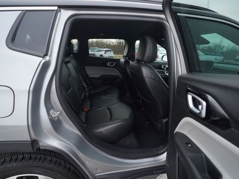 Used 2024 Jeep Compass Limited image 22