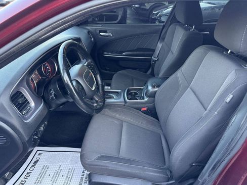 Used 2019 Dodge Charger SXT RWD image 12