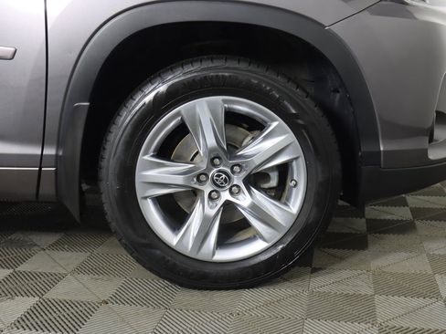 Used 2018 Toyota Highlander Limited image 24