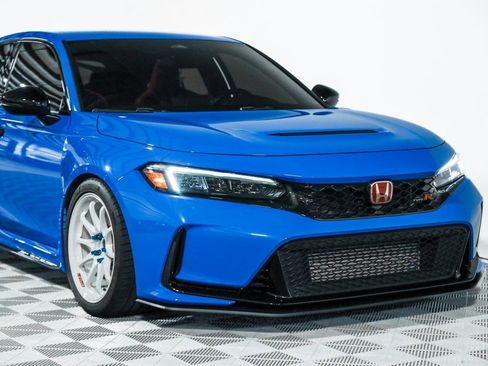 Used 2024 Honda Civic Type R image 9