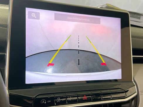 Used 2022 Jeep Compass Limited image 13