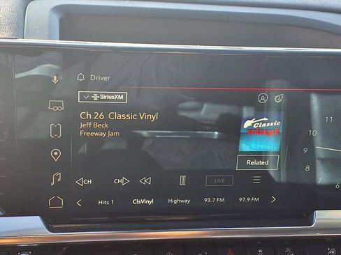 Used 2023 GMC Sierra 1500 SLT image 6