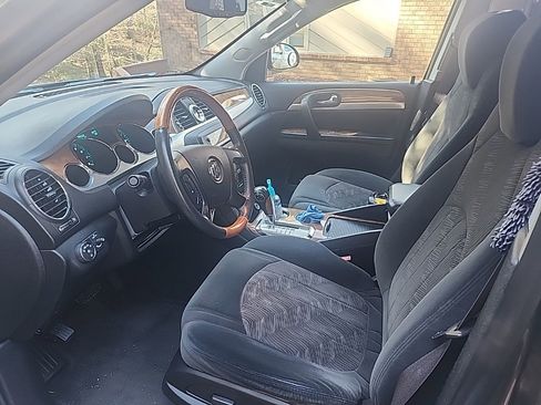 Used 2010 Buick Enclave CX w/ Driver Confidence Package image 12